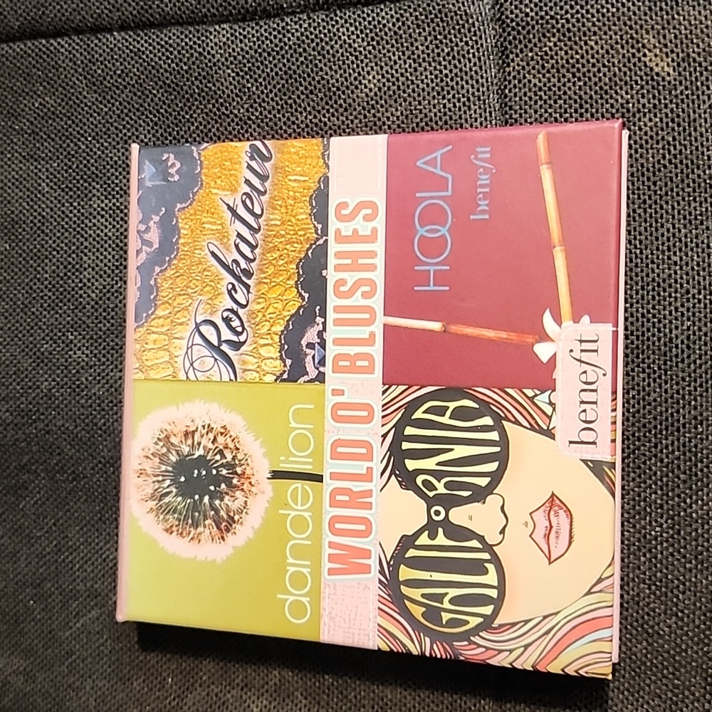Benefit world o blushes palette